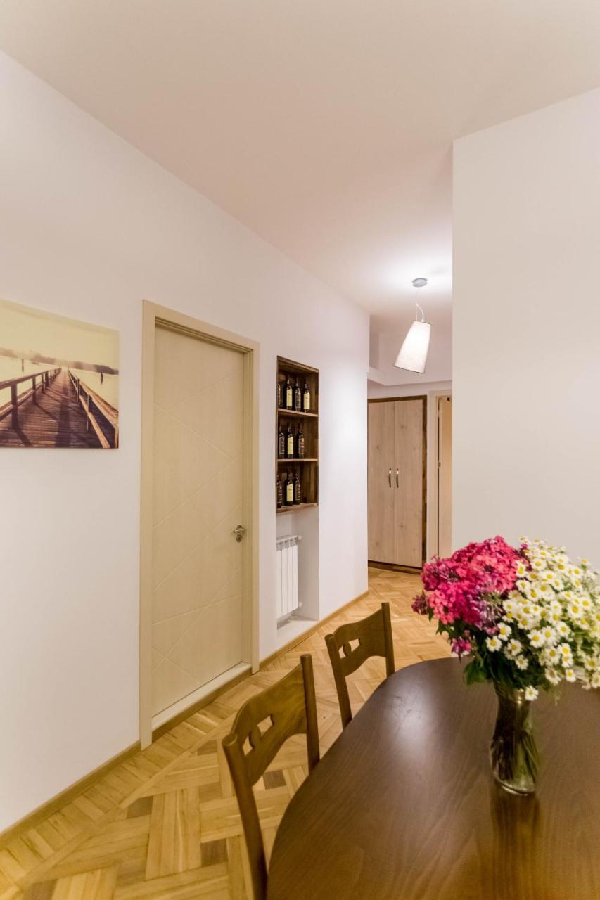 Luxury 3 Bedroom Apartment By Freedom Square City Center Тбилиси Екстериор снимка