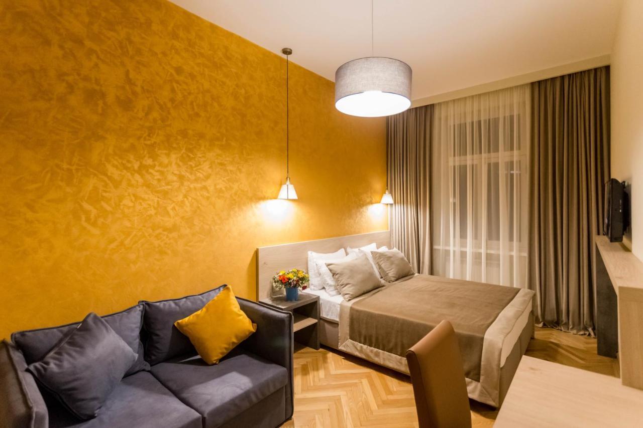 Luxury 3 Bedroom Apartment By Freedom Square City Center Тбилиси Екстериор снимка