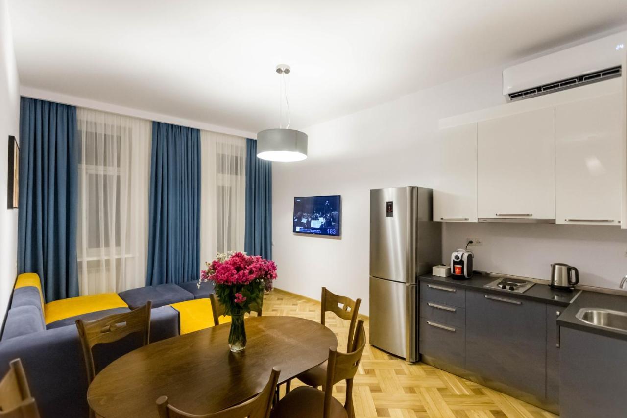 Luxury 3 Bedroom Apartment By Freedom Square City Center Тбилиси Екстериор снимка