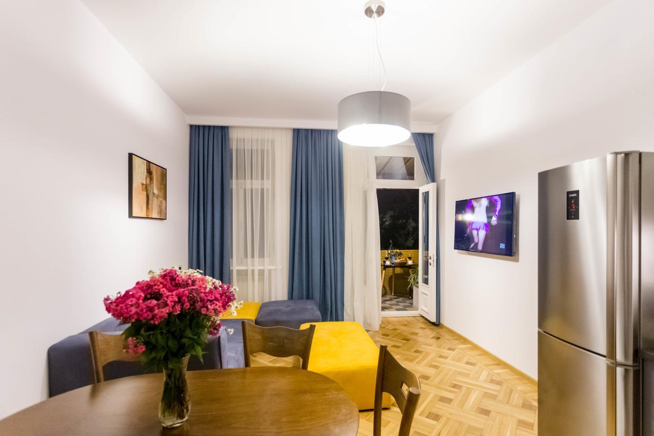 Luxury 3 Bedroom Apartment By Freedom Square City Center Тбилиси Екстериор снимка