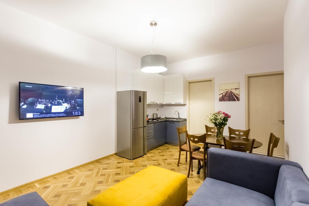 Luxury 3 Bedroom Apartment By Freedom Square City Center Тбилиси Екстериор снимка