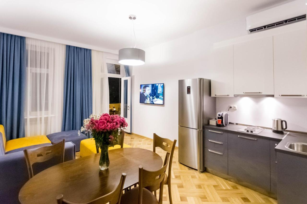 Luxury 3 Bedroom Apartment By Freedom Square City Center Тбилиси Екстериор снимка