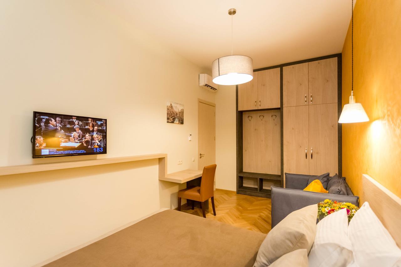 Luxury 3 Bedroom Apartment By Freedom Square City Center Тбилиси Екстериор снимка