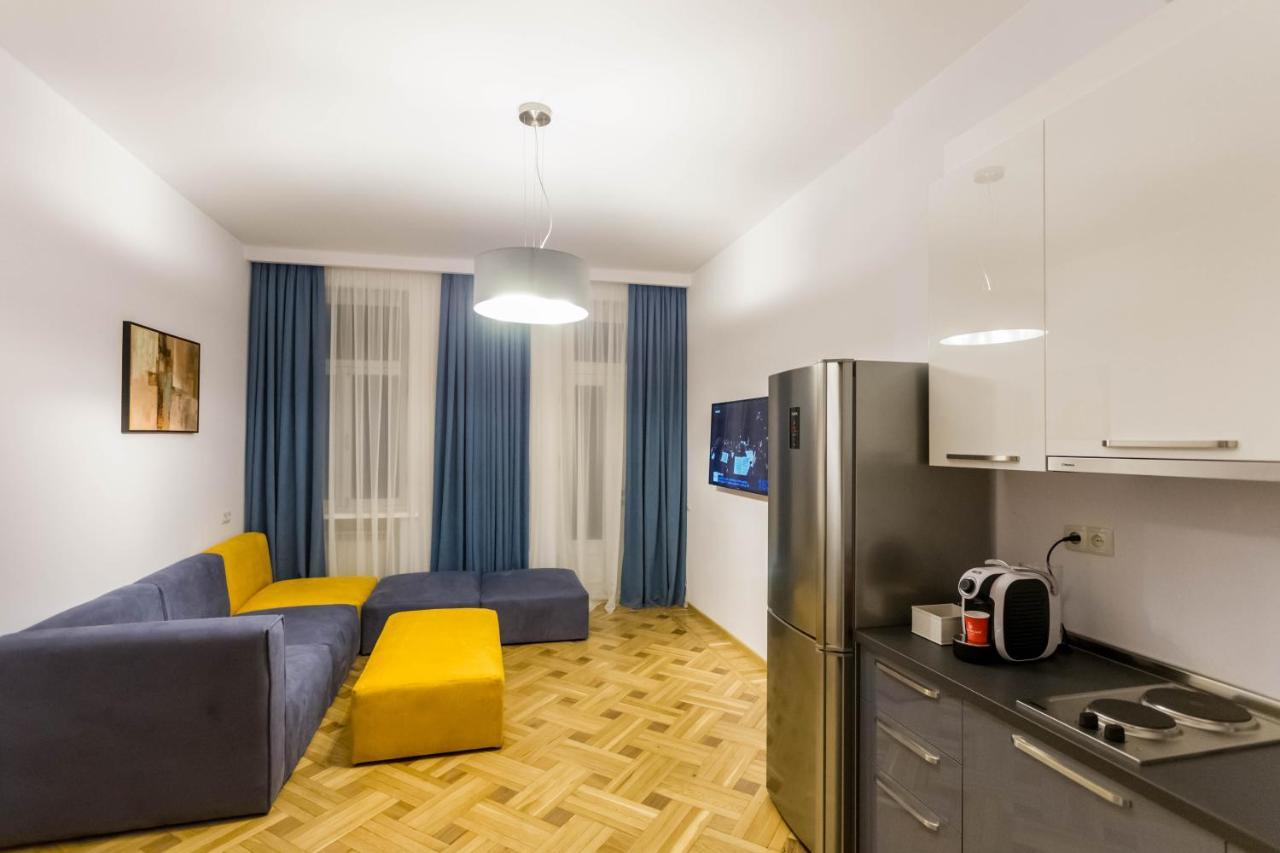 Luxury 3 Bedroom Apartment By Freedom Square City Center Тбилиси Екстериор снимка