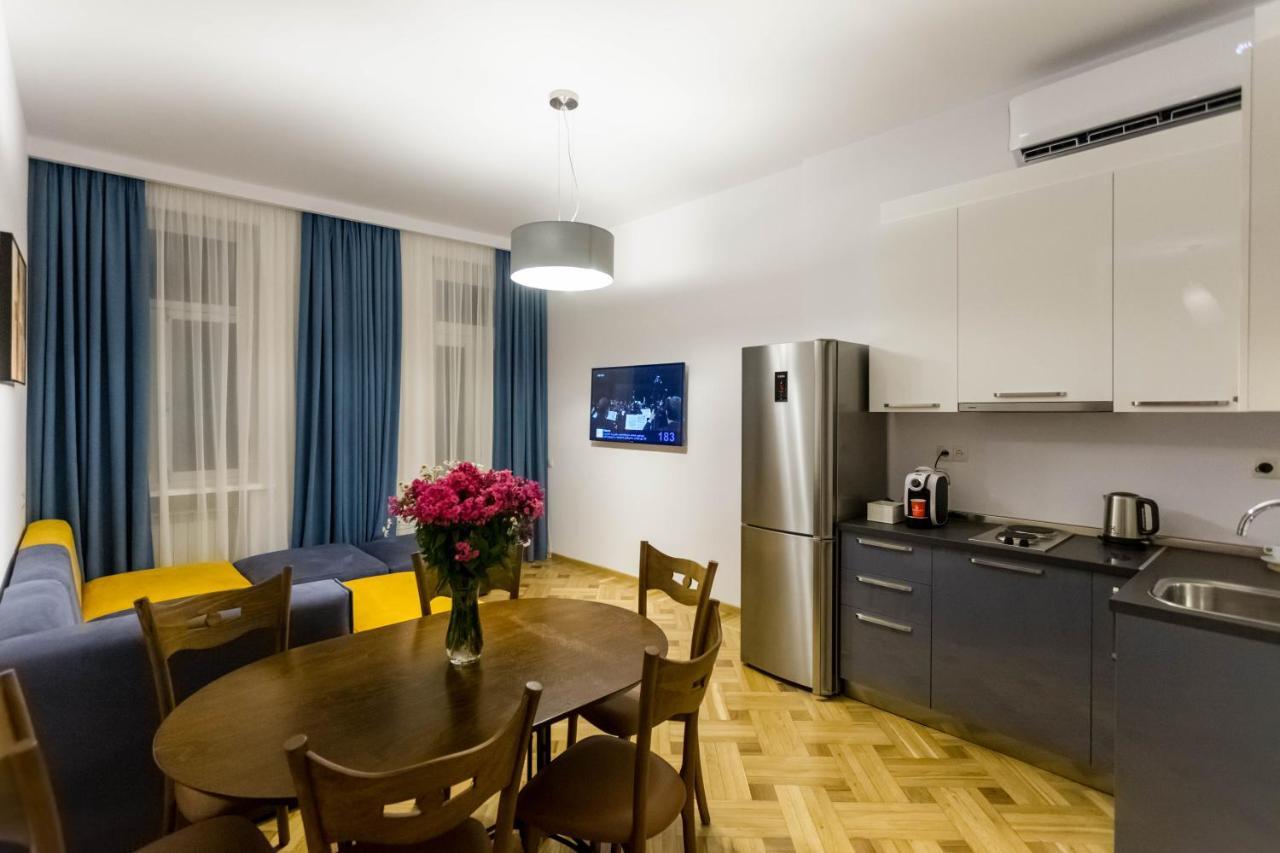 Luxury 3 Bedroom Apartment By Freedom Square City Center Тбилиси Екстериор снимка