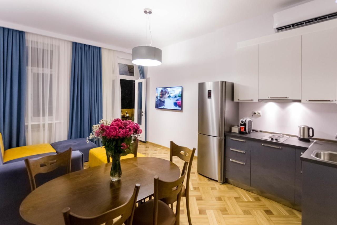 Luxury 3 Bedroom Apartment By Freedom Square City Center Тбилиси Екстериор снимка