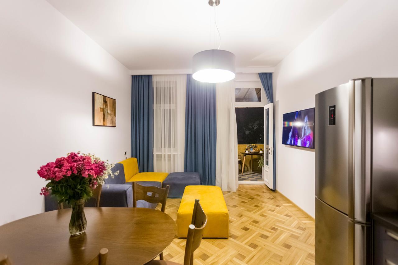 Luxury 3 Bedroom Apartment By Freedom Square City Center Тбилиси Екстериор снимка